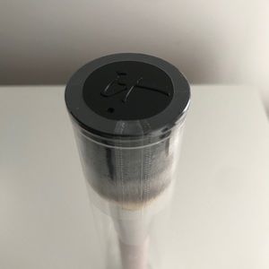 IT Cosmetics buffing foundation brush